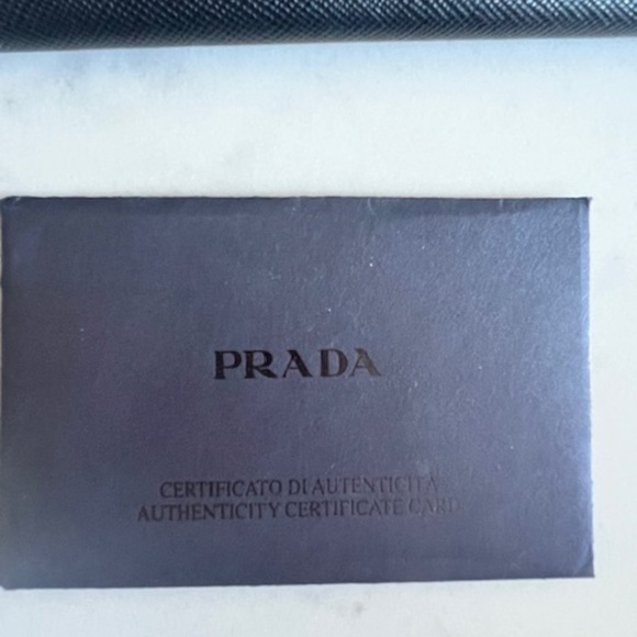 PRADA Saffiano Metal Oro Chain Wallet Black - Picture 3 of 6